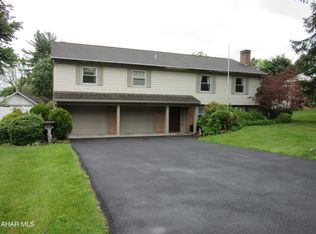 126 Maple St, Hollidaysburg, PA 16648