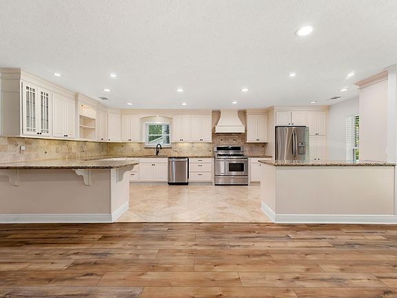3rd image of 27202 Wells Ln