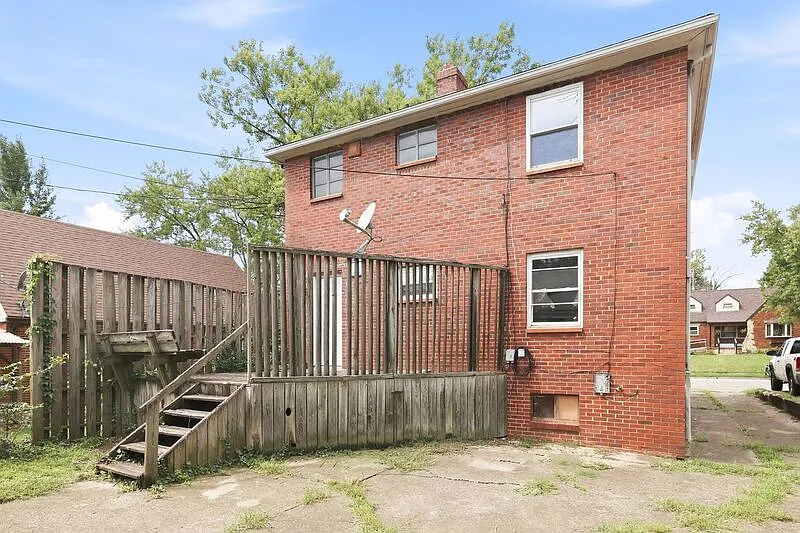 2 bed, 1.0 bath, $875 — Photo 3