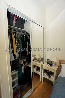 Rented by Universal Realty Group | media 2