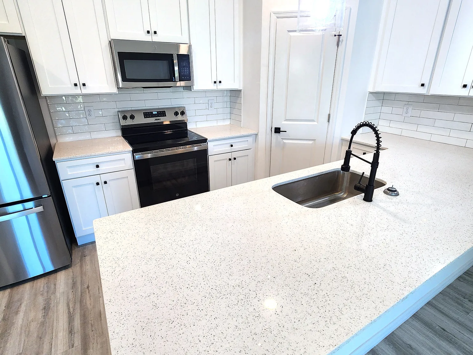 3 bed, 1188 sqft, $1,850 — Photo 3