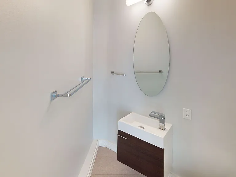 Gorgeous 2 Story Townhome...Great Location! CALL NOW! — Photo 10