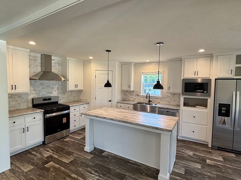1st image of 3 Rose Ln