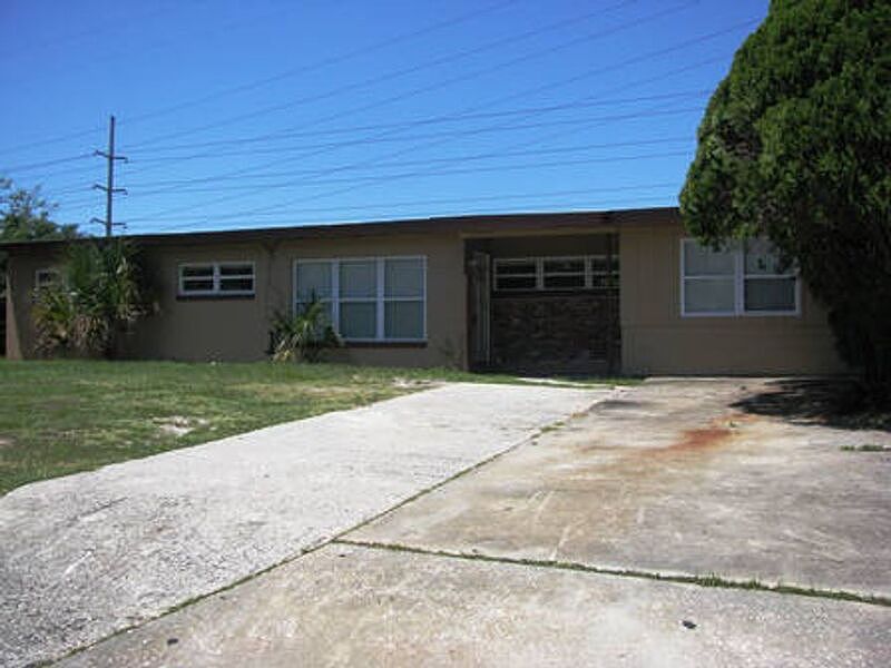 1st image of 2108 Emeralda Rd