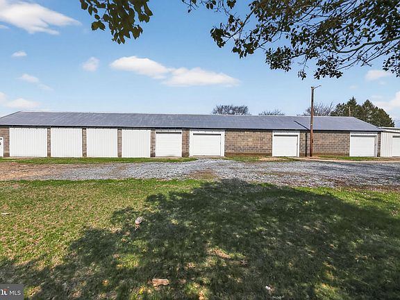 5th image of 305 Wolfert Station Rd