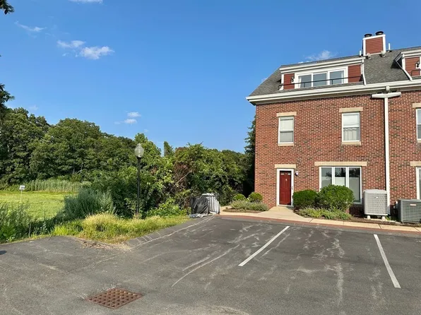 166 Quincy Shore Dr Unit 124, Quincy, MA 02171