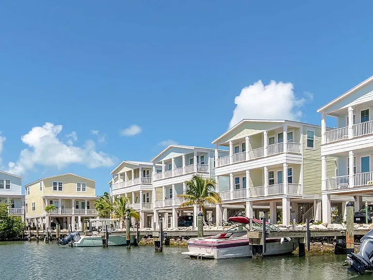 Tarpon Harbour — Photo 11