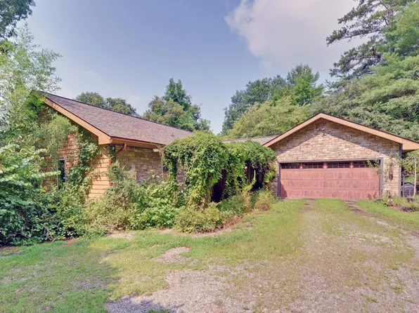 475 Rivercane Rd, Brasstown, NC 28902
