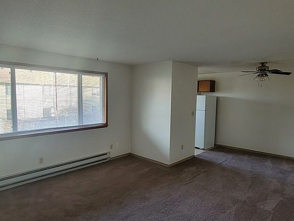 3rd image of 622 S Steele St APT D