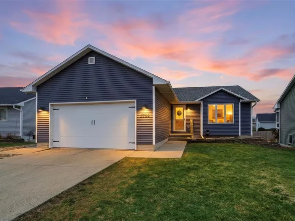 2704 River Ridge Rd, Des Moines, IA 50320