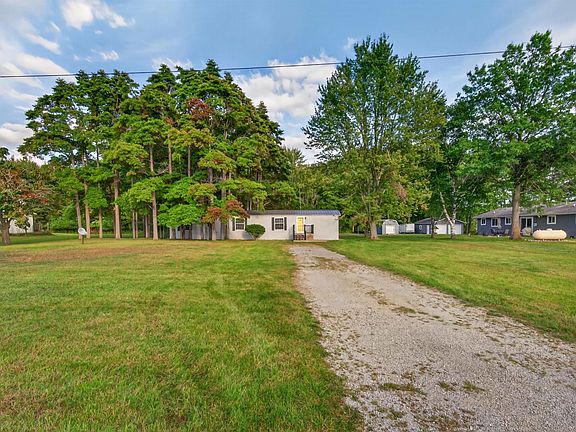 4th image of 3977 Poseyville Rd