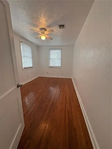 2 bed, 1.0 bath, 823 sqft, $1,200 — Photo 3