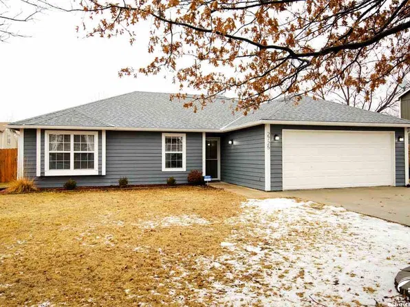 2725 Bishop St, Lawrence, KS 66046