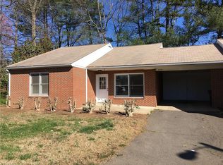 2874 Willow Cove Dr, Winston Salem, NC 27107