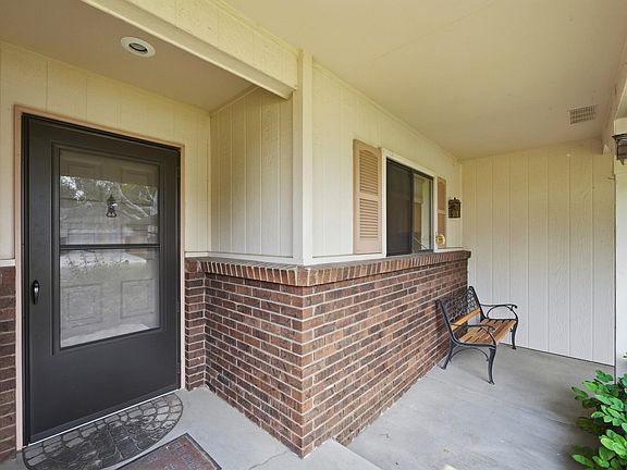 5th image of 3142 Applewood St