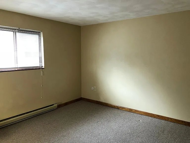220 Airport Rd — Photo 11