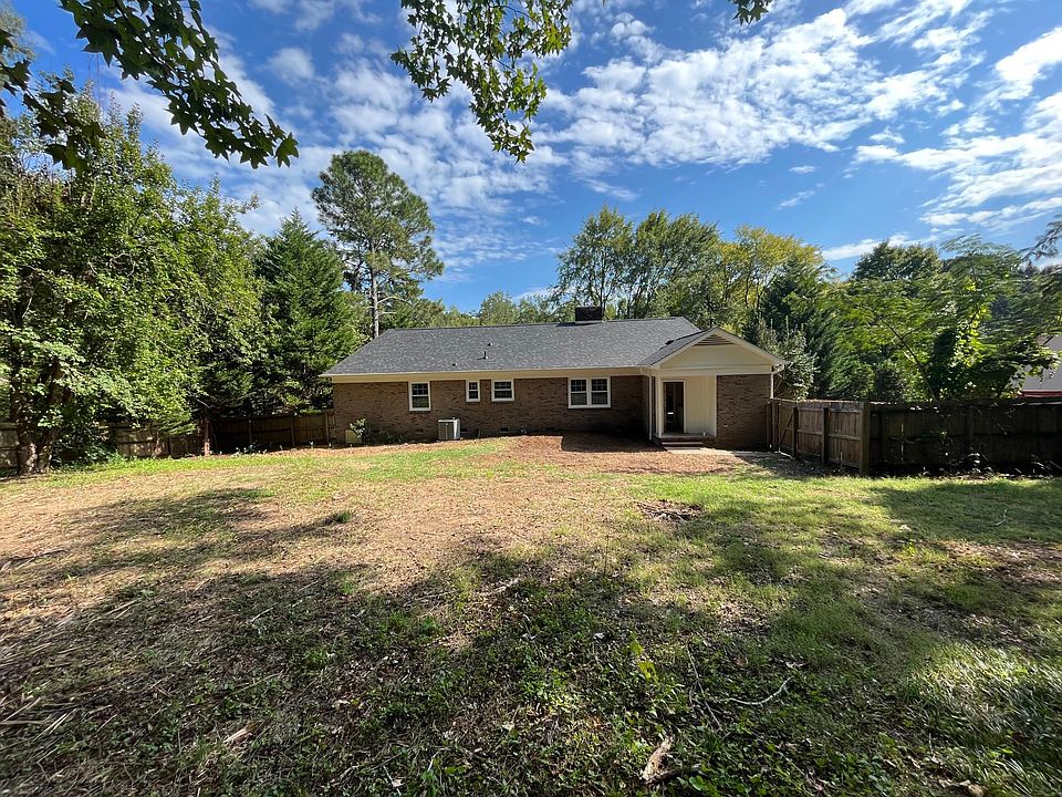 2nd image of 2731 Huntingtowne Farms Ln