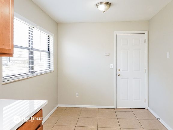 4th image of 772 Harland Ct