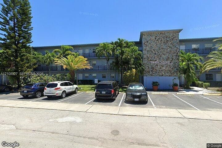1st image of 110 SE 2nd St APT 110
