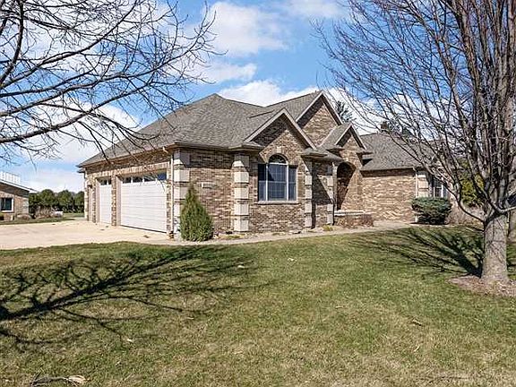 4th image of 803 S Walnut St