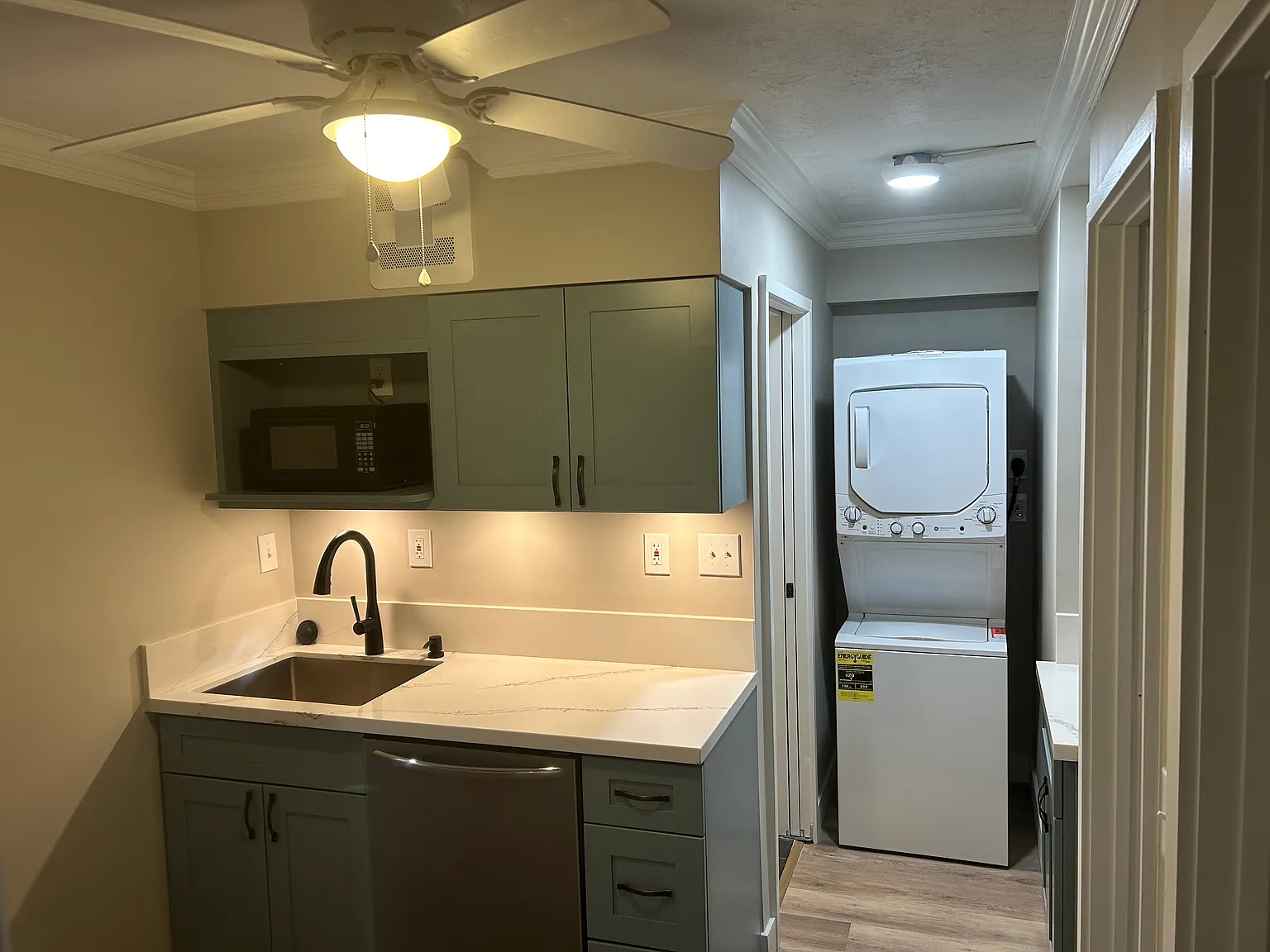 2 bed, 550 sqft, $2,150 — Photo 1