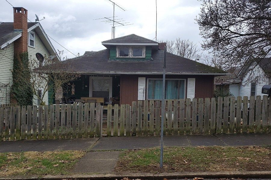 1st image of 860 Anaconda Ave