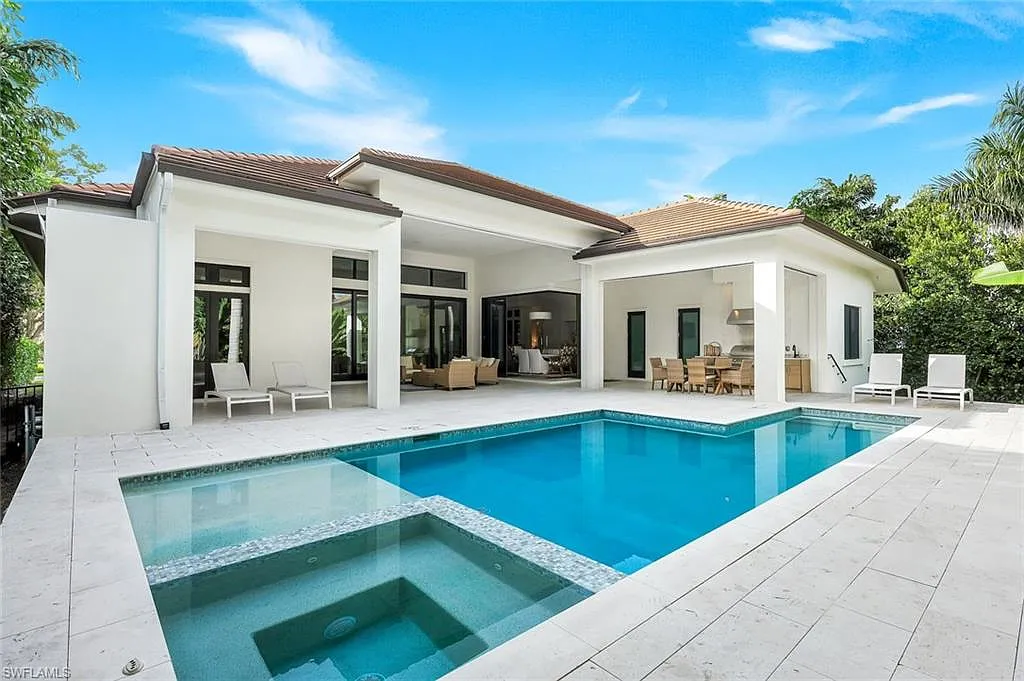 4 bed, 4.5 bath, 3702 sqft, $50,000 — Photo 1