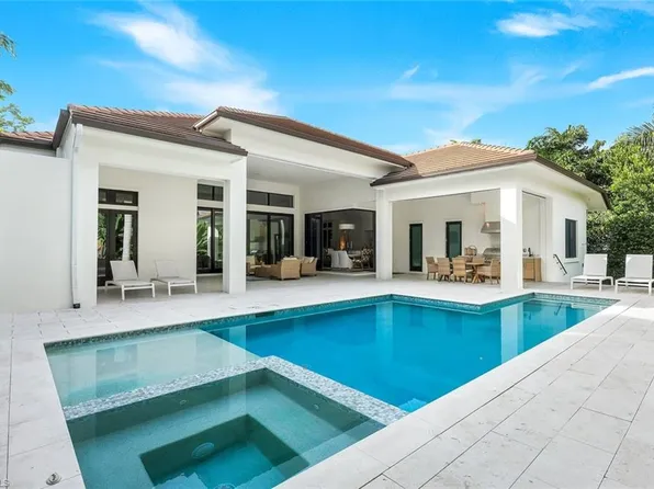 3200 Crayton Rd, Naples, FL 34103