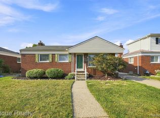 32980 Rosslyn Ave, Garden City, MI 48135