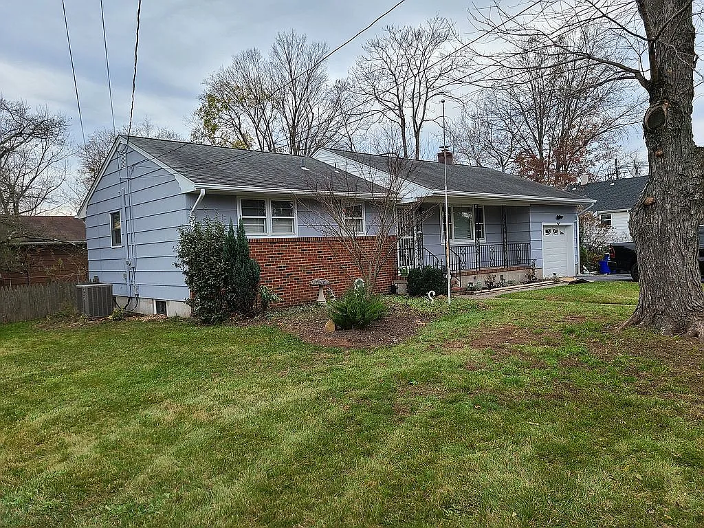 804 Harold Pl photo 1