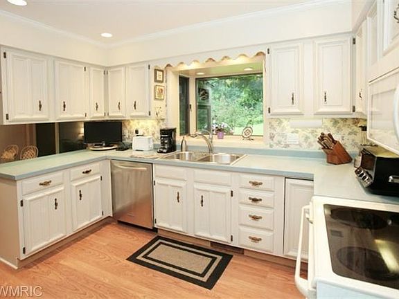 5th image of 8715 W South Ave
