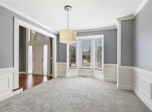 5th image of 6008 W 142nd St