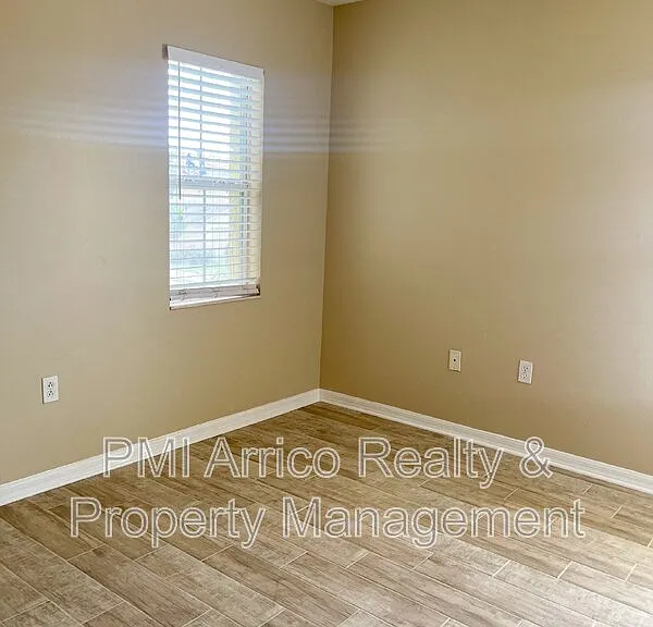 10840 Johanna Ave — Photo 18