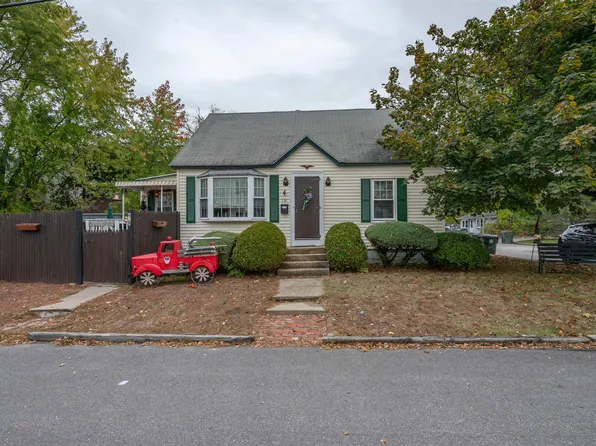 131 Calef Road, Manchester, NH 03102