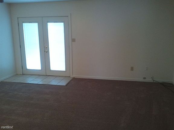 Living Room is 275 square feet