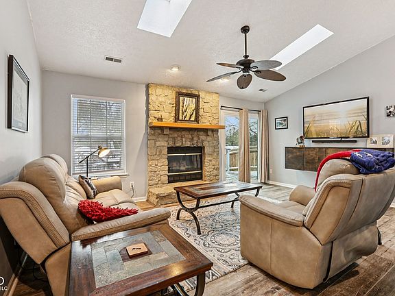 5th image of 18426 Harvest Meadows Dr E