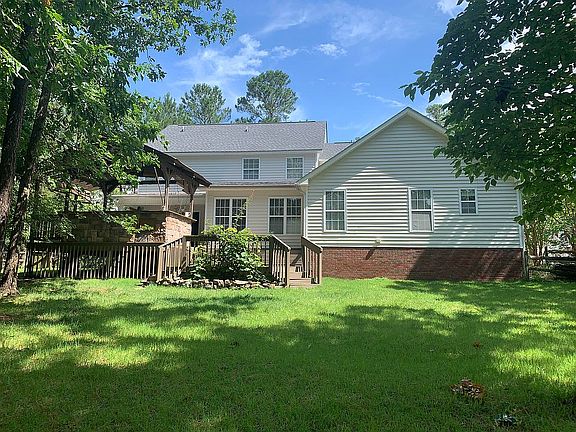 4th image of 165 Lotus Ln