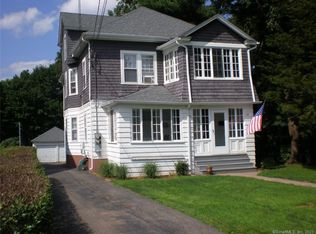 18 Burgoyne St FLOOR 2, West Hartford, CT 06110