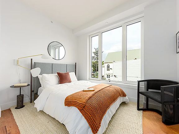 4th image of 2667 Fulton St #5M