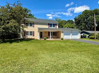 7 Manor Ln, Stony Brook, NY 11790