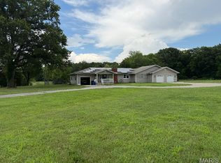 3612 Route 4, Staunton, IL 62088