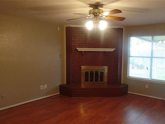 2nd image of 1529 Monica Ln