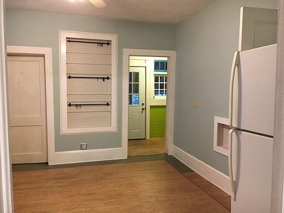 Kitchen & Laundry/Office