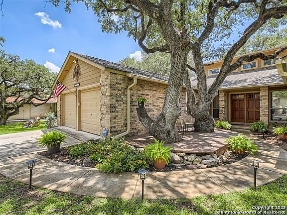 4th image of 19715 ENCINO GLEN ST