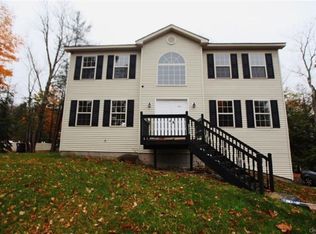 45 Dartmouth Dr, Rock Hill, NY 12775