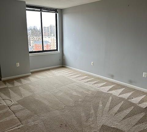 2nd image of 2220 Fairfax Dr APT 811