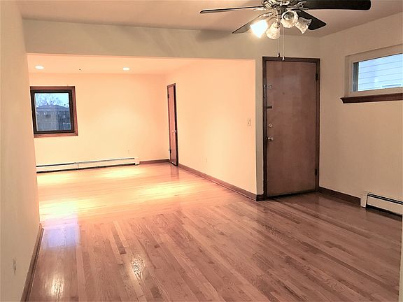 4th image of 71 Emmet St #2