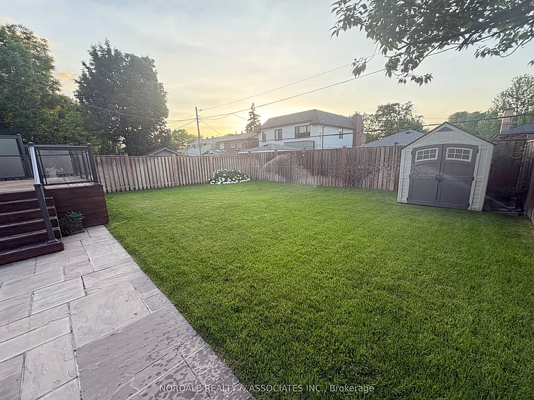 34 Manorhampton Dr — Photo 24