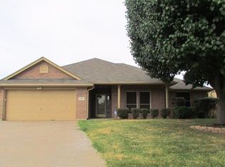 312 Garrett St, Burleson, TX 76028