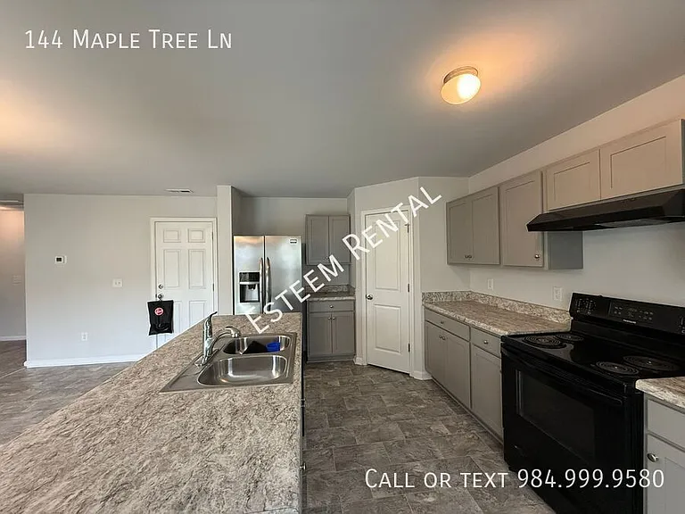 144 Maple Tree Ln — Photo 2